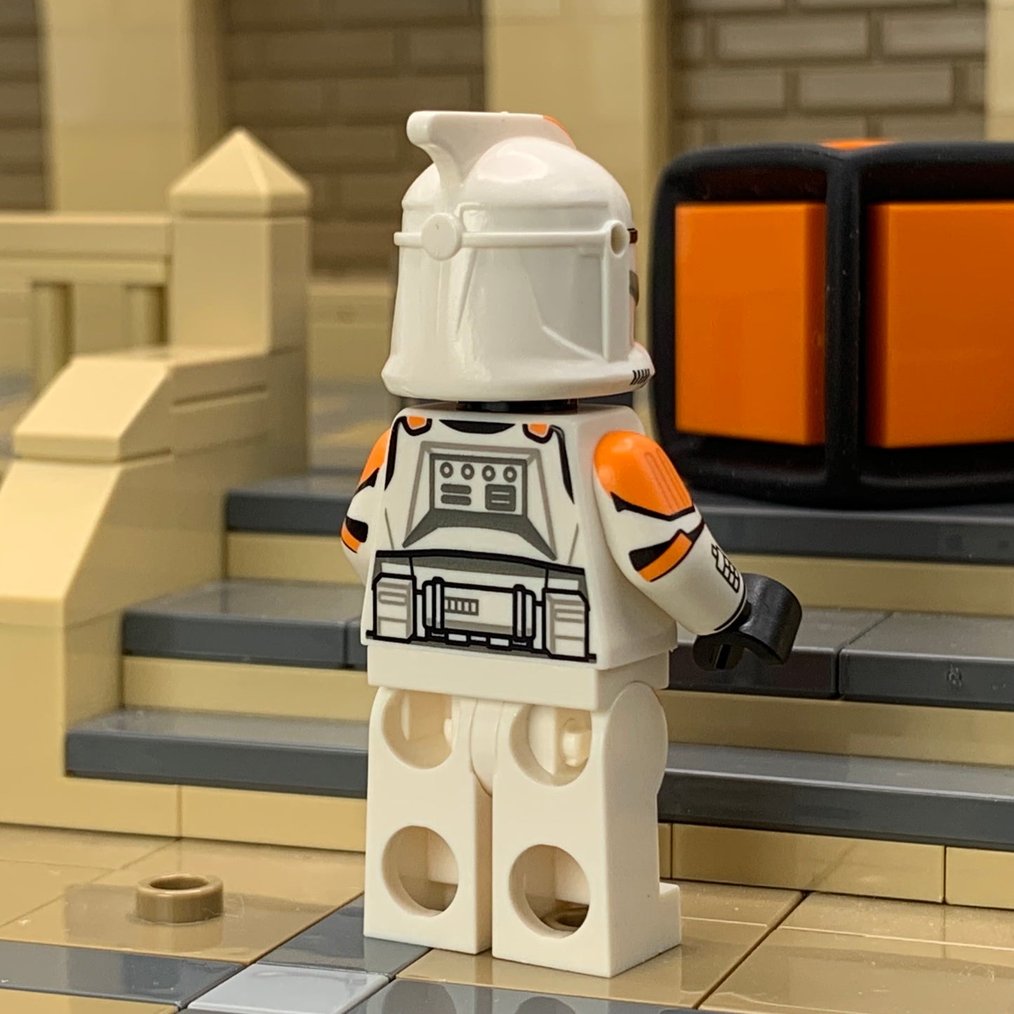 (B-GRADE) Lit Bricks - Orange Commander